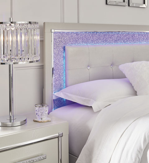 Signature Design by Ashley Zyniden Silver 6 Piece Queen Bedroom Set B2114